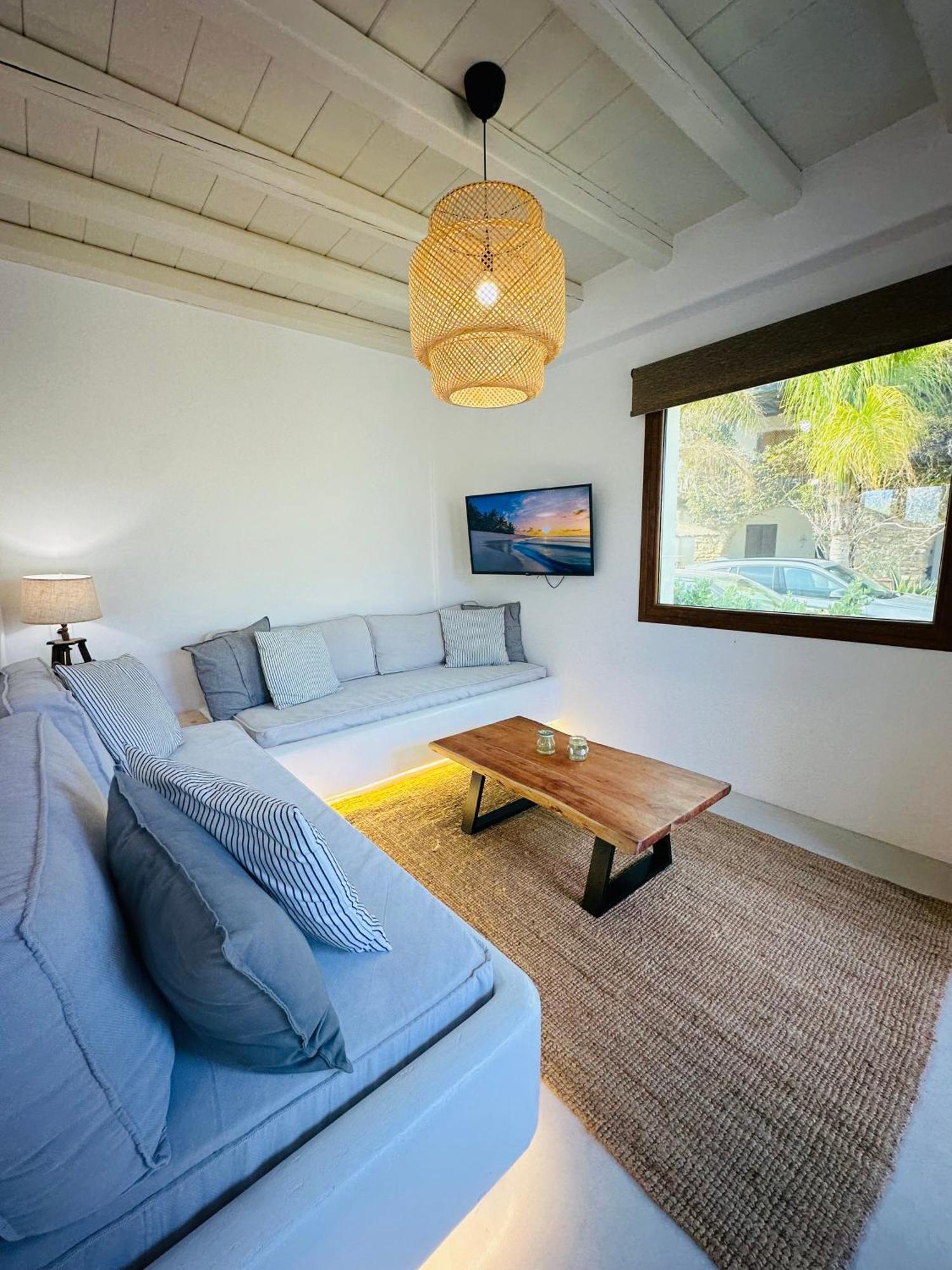 Divers House Agrari  ภายนอก รูปภาพ