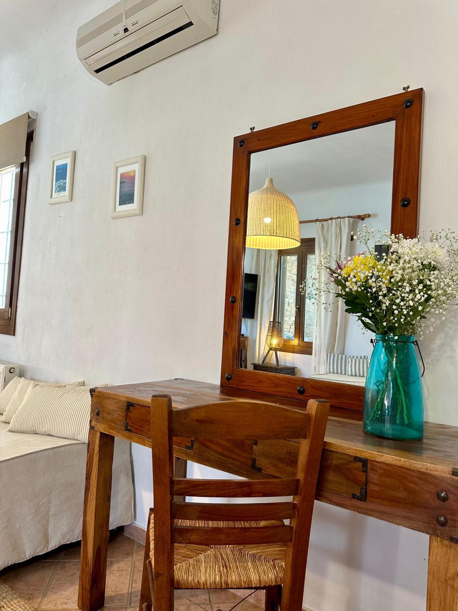 Divers House Agrari  ภายนอก รูปภาพ