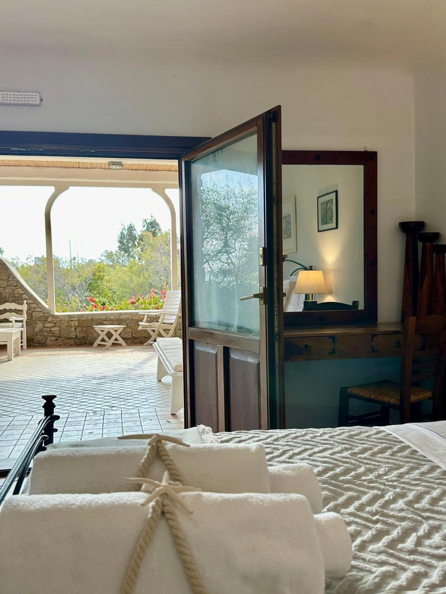 Divers House Agrari  ภายนอก รูปภาพ