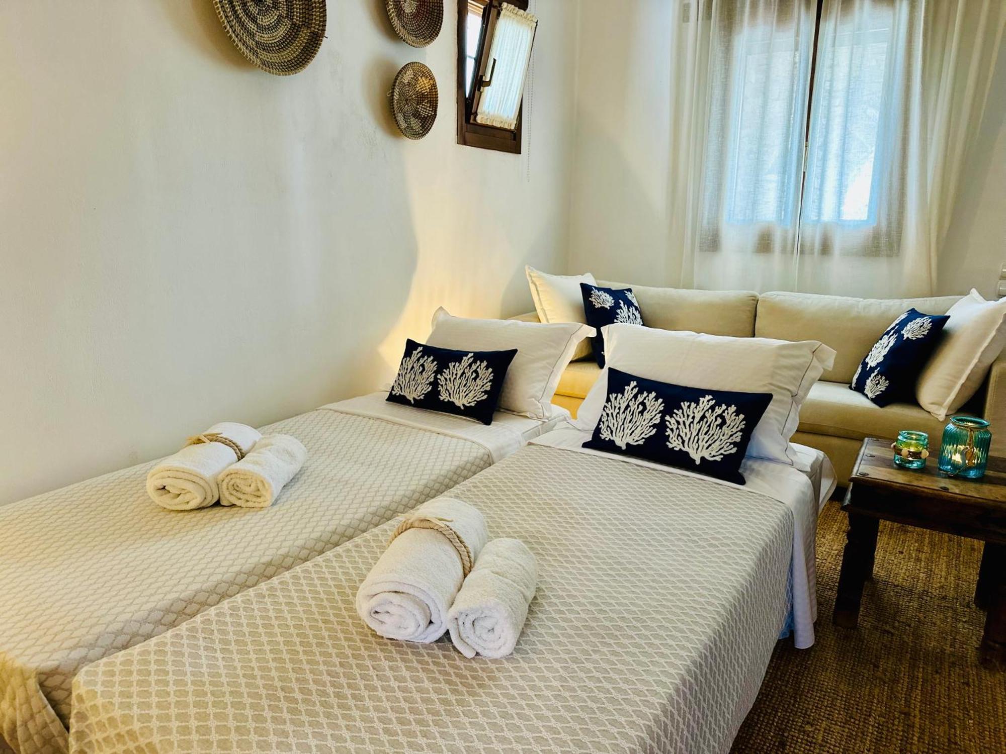 Divers House Agrari  ภายนอก รูปภาพ